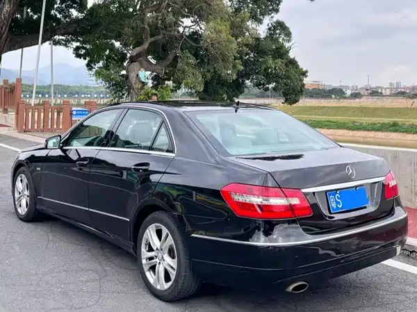 Mercedes-Benz E-Class 2010