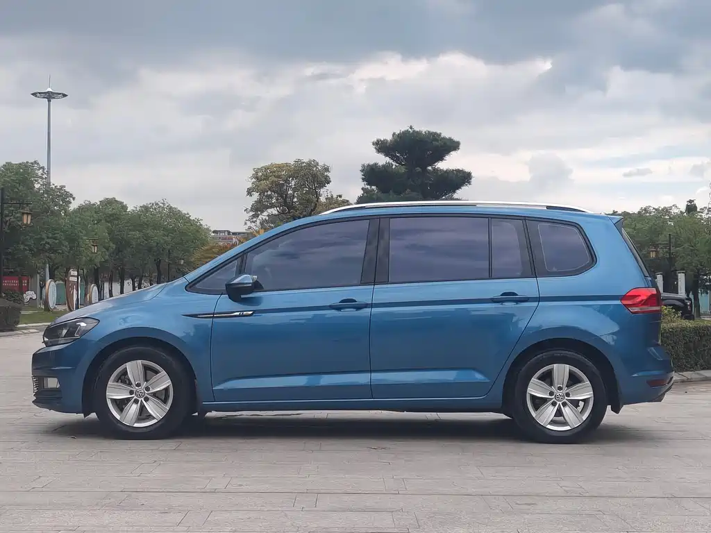 Volkswagen Touran 2019 — фото 7