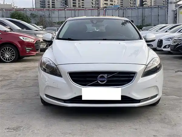 Volvo V40 2014