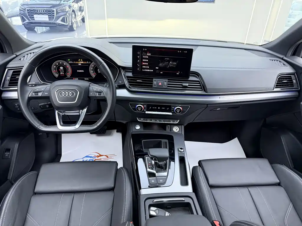 Audi Q5L Sportback 2023 — фото 5