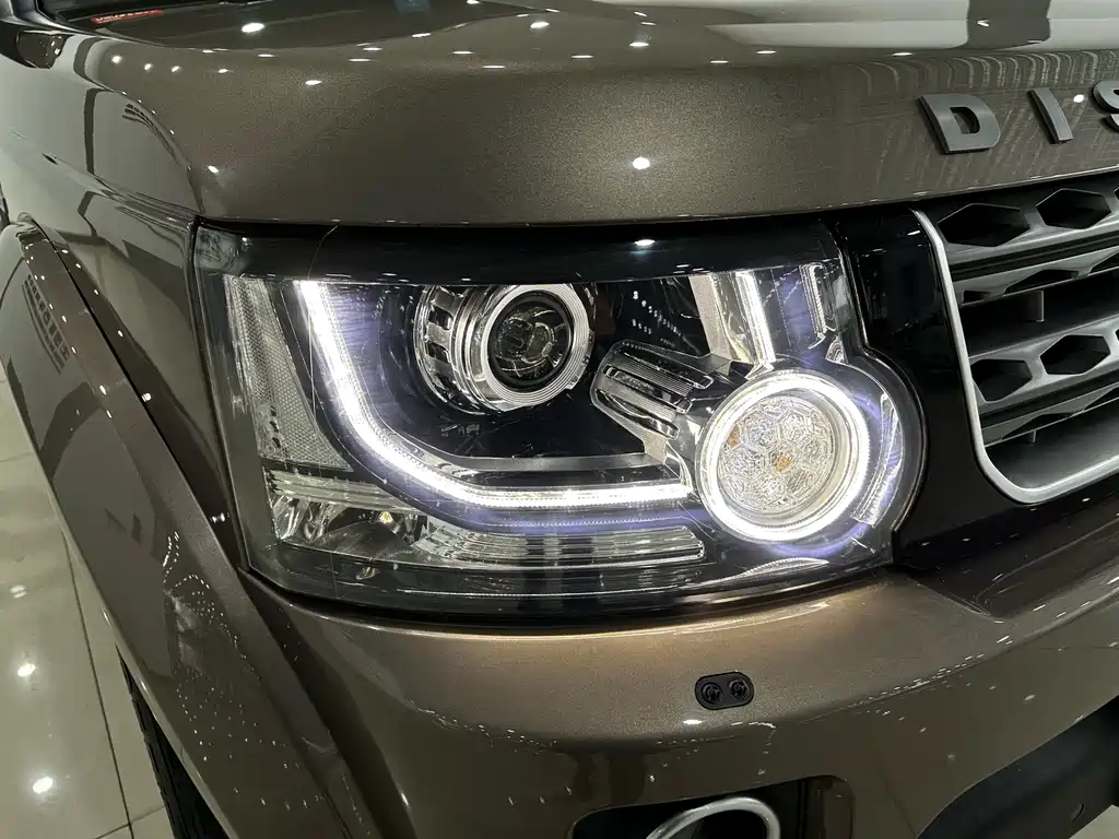 Land Rover Discovery 2015 — фото 21