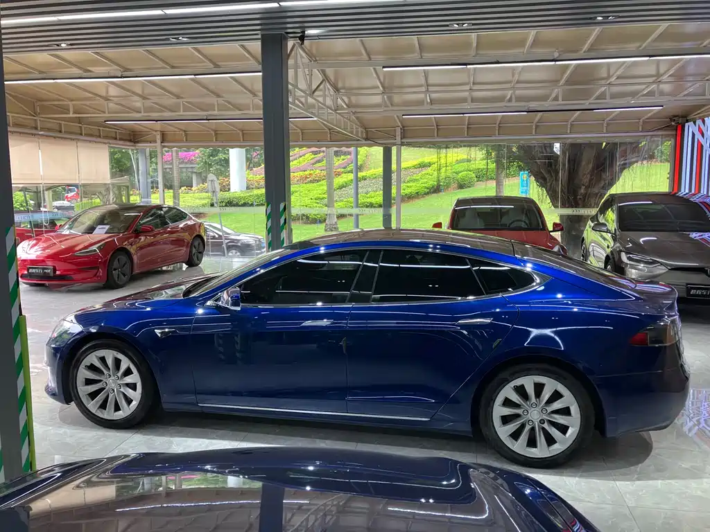 Tesla Model S 2017 — фото 3
