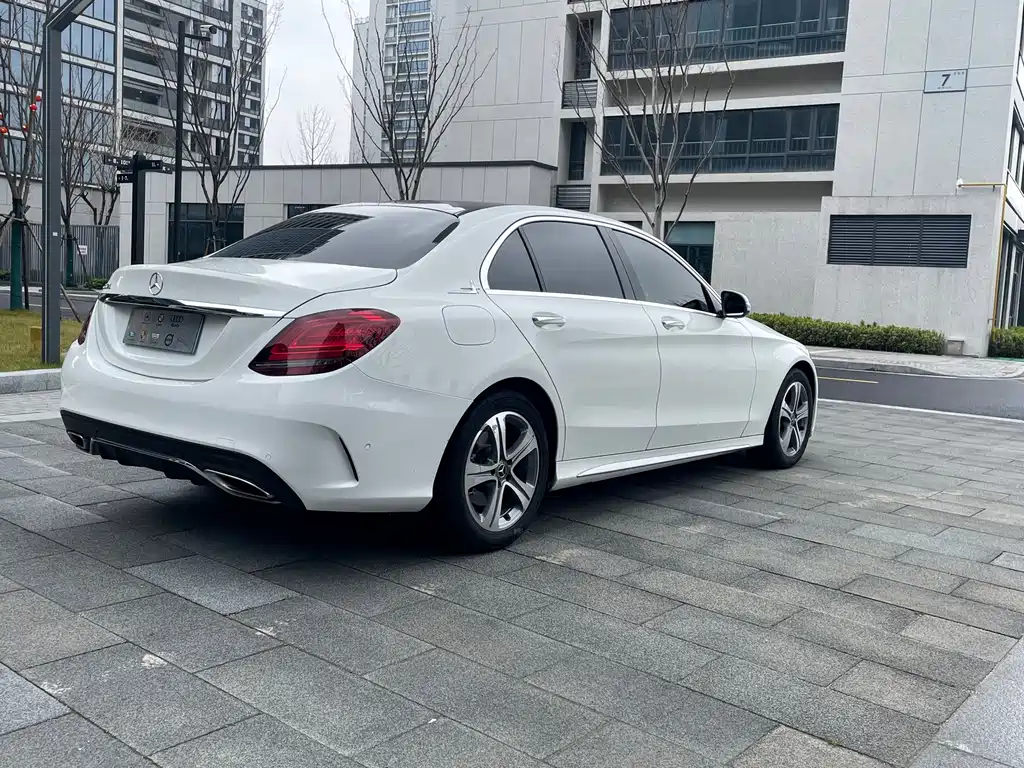 Mercedes-Benz C-Class 2019 — фото 9