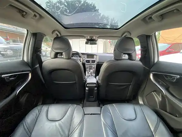 Volvo V40 2014