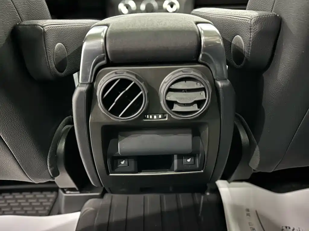 Land Rover Discovery 2015 — фото 15