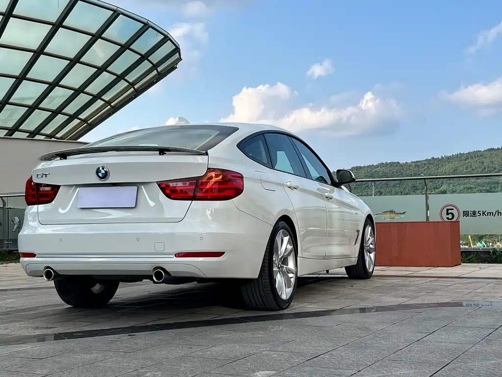 BMW 3 Series GT 2015 — фото 31