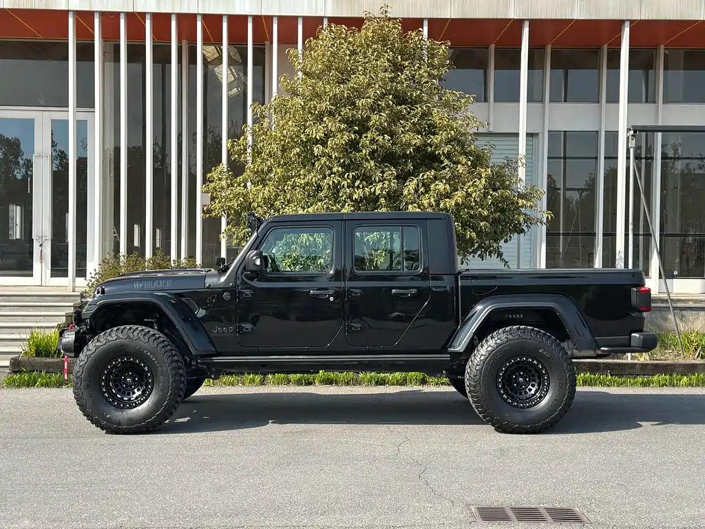 Jeep Gladiator 2023 — фото 2