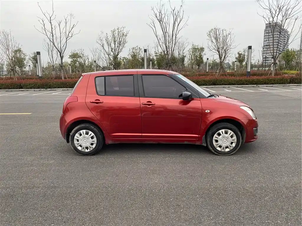 Suzuki Swift 2015 — фото 6