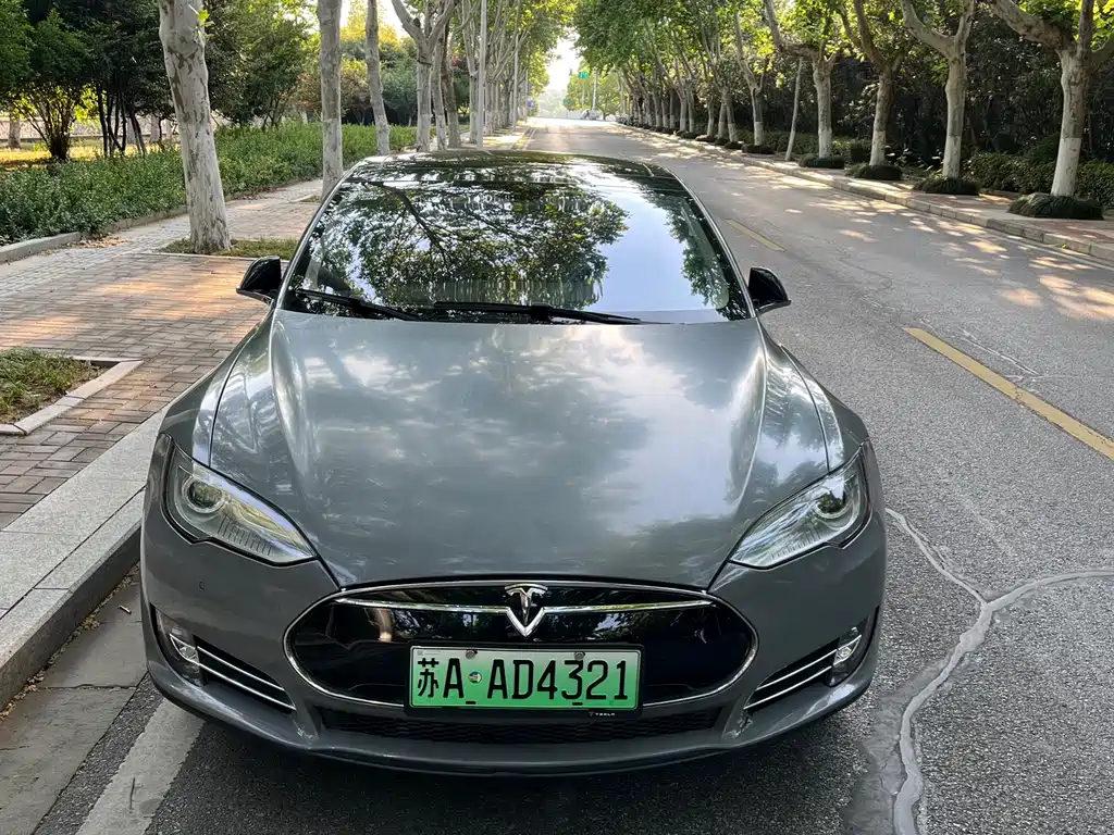 Tesla Model S 2015 — фото 2