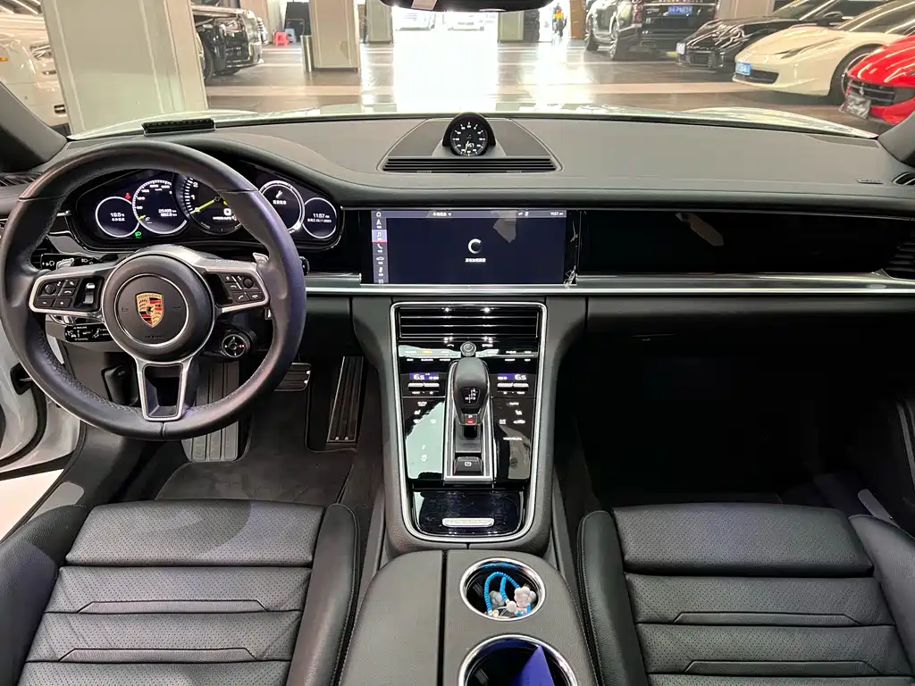 Porsche Panamera Hybrid 2019 — фото 6