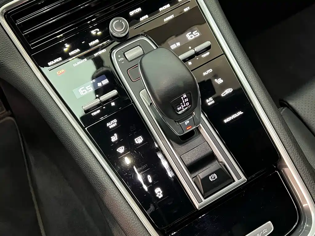 Porsche Panamera Hybrid 2019 — фото 10