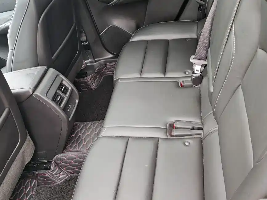 Cadillac XT4 2020 — фото 10