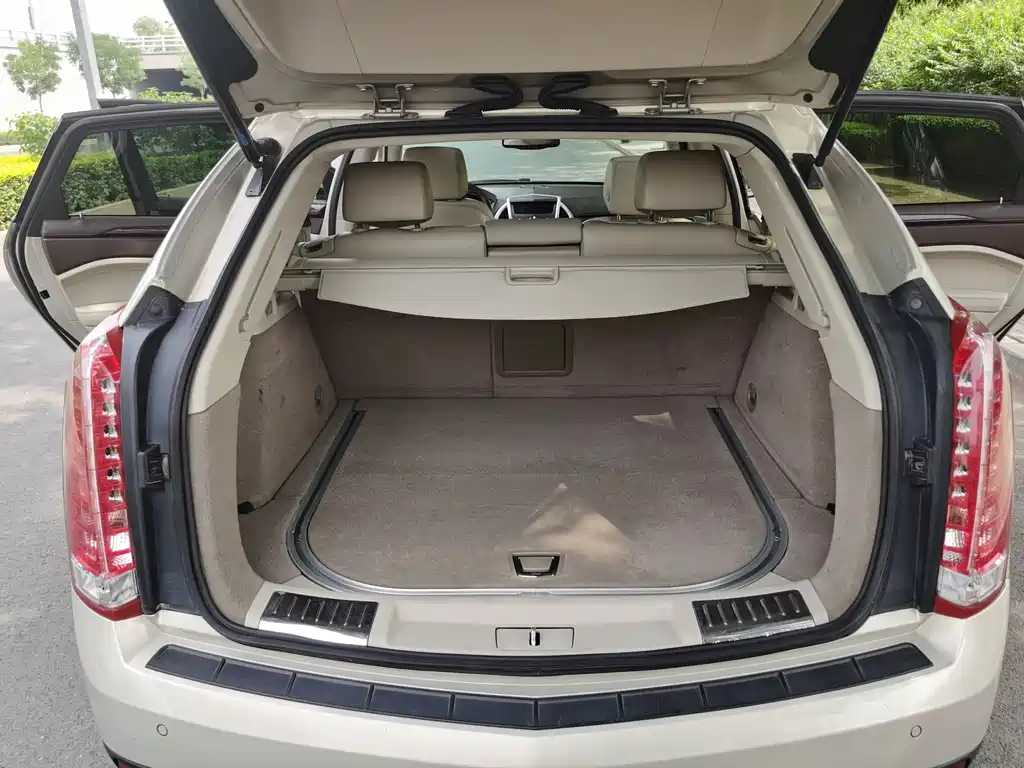 Cadillac SRX 2011 — фото 25