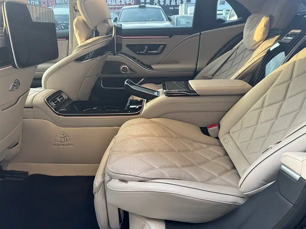 Mercedes-Benz Maybach S-Class 2022 — фото 13