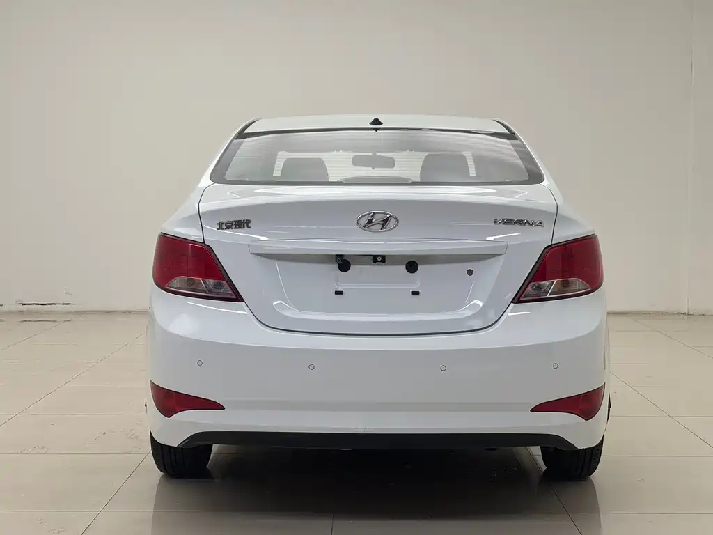Hyundai Verna 2015 — фото 5
