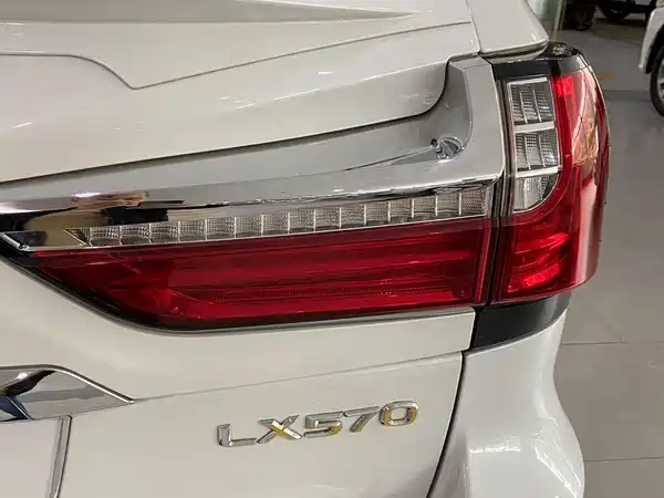 Lexus LX 2009