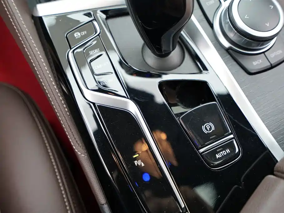 BMW 5 Series 2022 — фото 13