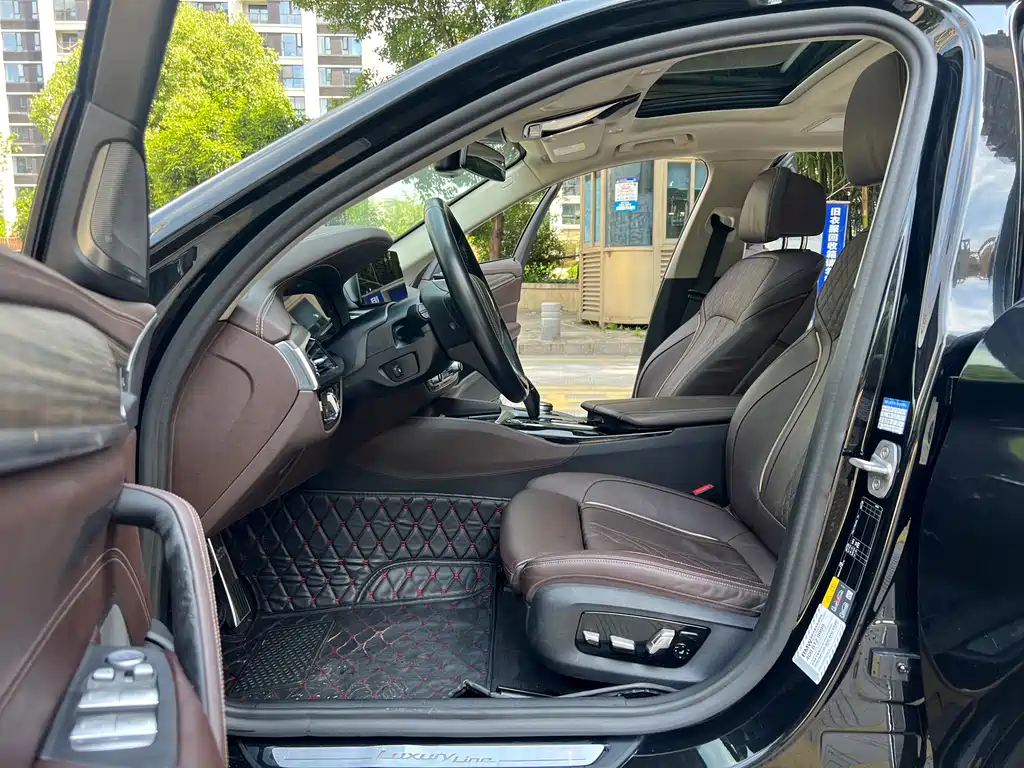 BMW 5 Series New Energy 2020 — фото 11