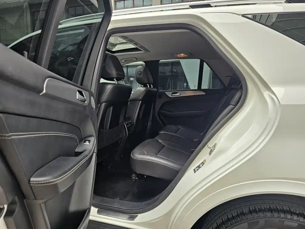 Mercedes-Benz M-Class 2015 — фото 14