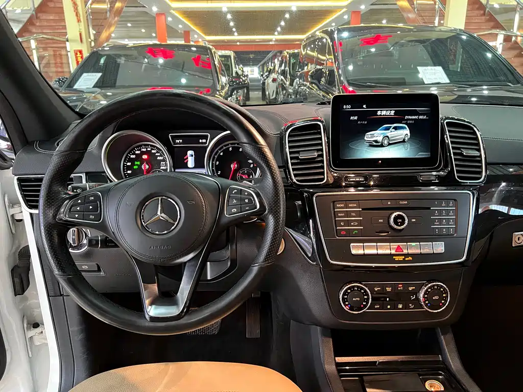 Mercedes-Benz GLS 2018 — фото 15