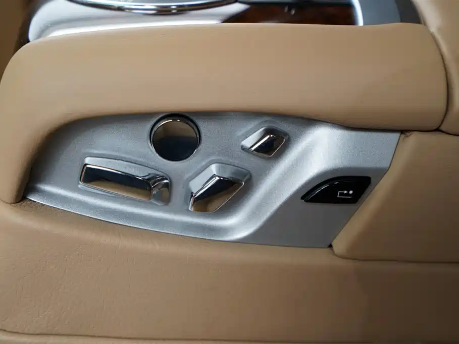 Rolls-Royce Ghost 2013 — фото 21