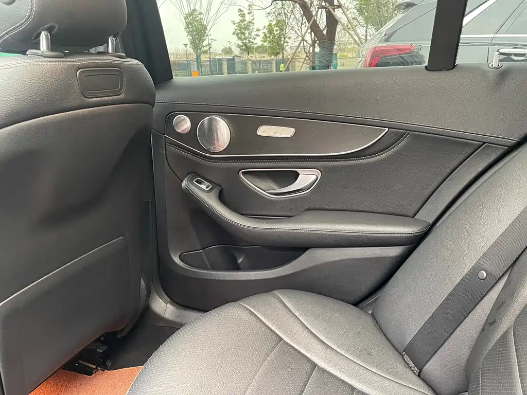 Mercedes-Benz C-Class 2019 — фото 16