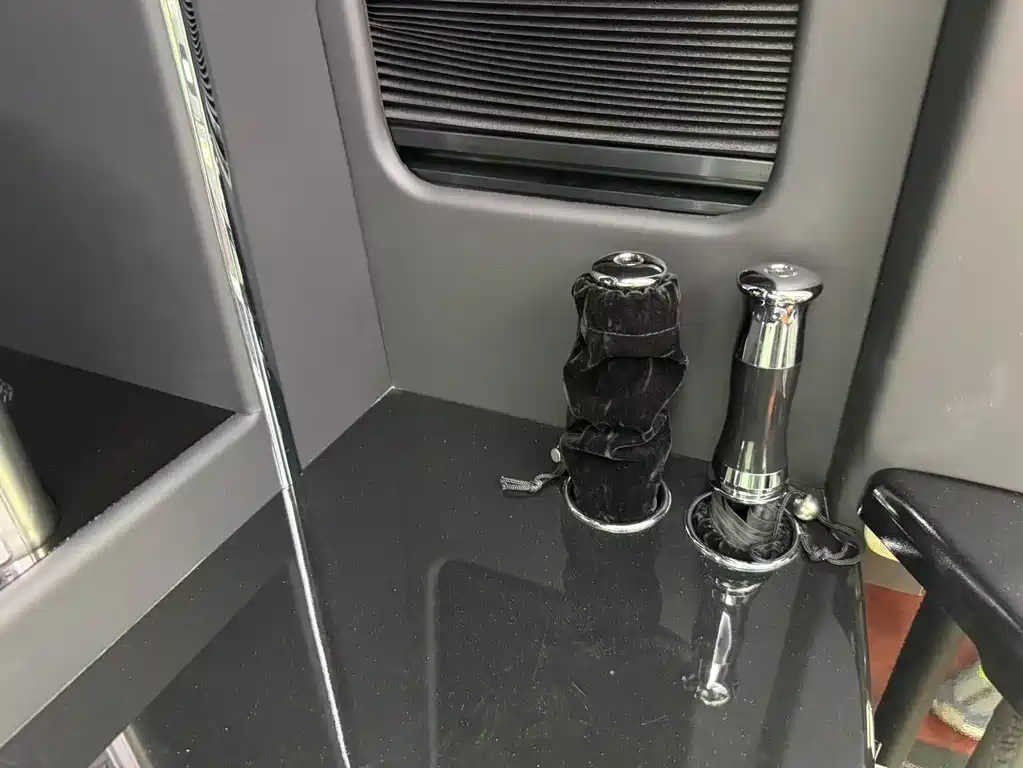 Toyota Coaster 2023 — фото 11