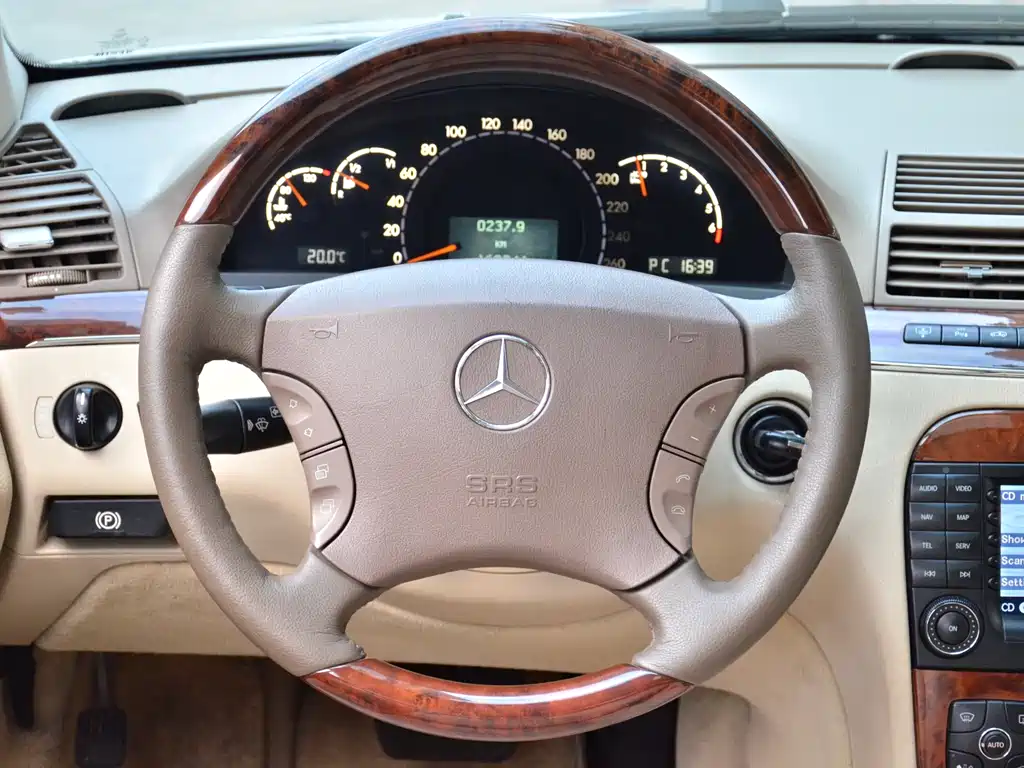 Mercedes-Benz S-Class 2005 — фото 18