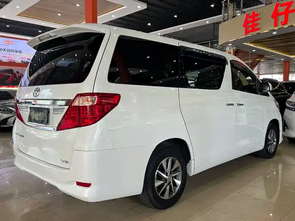 Toyota Alphard 2012