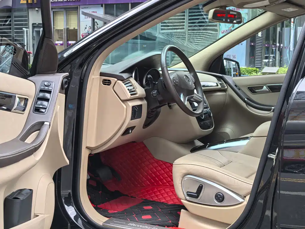 Mercedes-Benz R-Class 2015 — фото 18