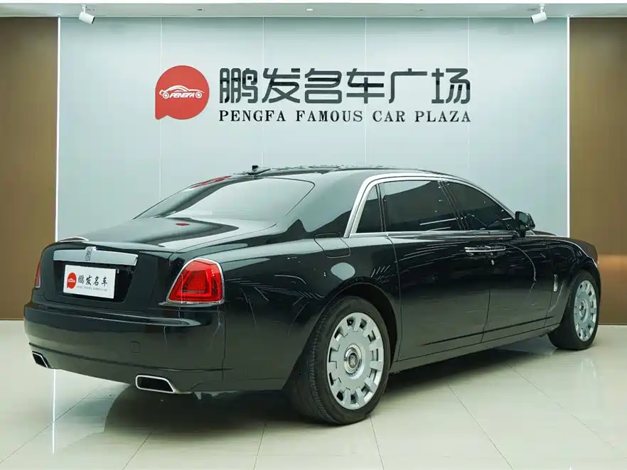 Rolls-Royce Ghost 2013 — фото 27