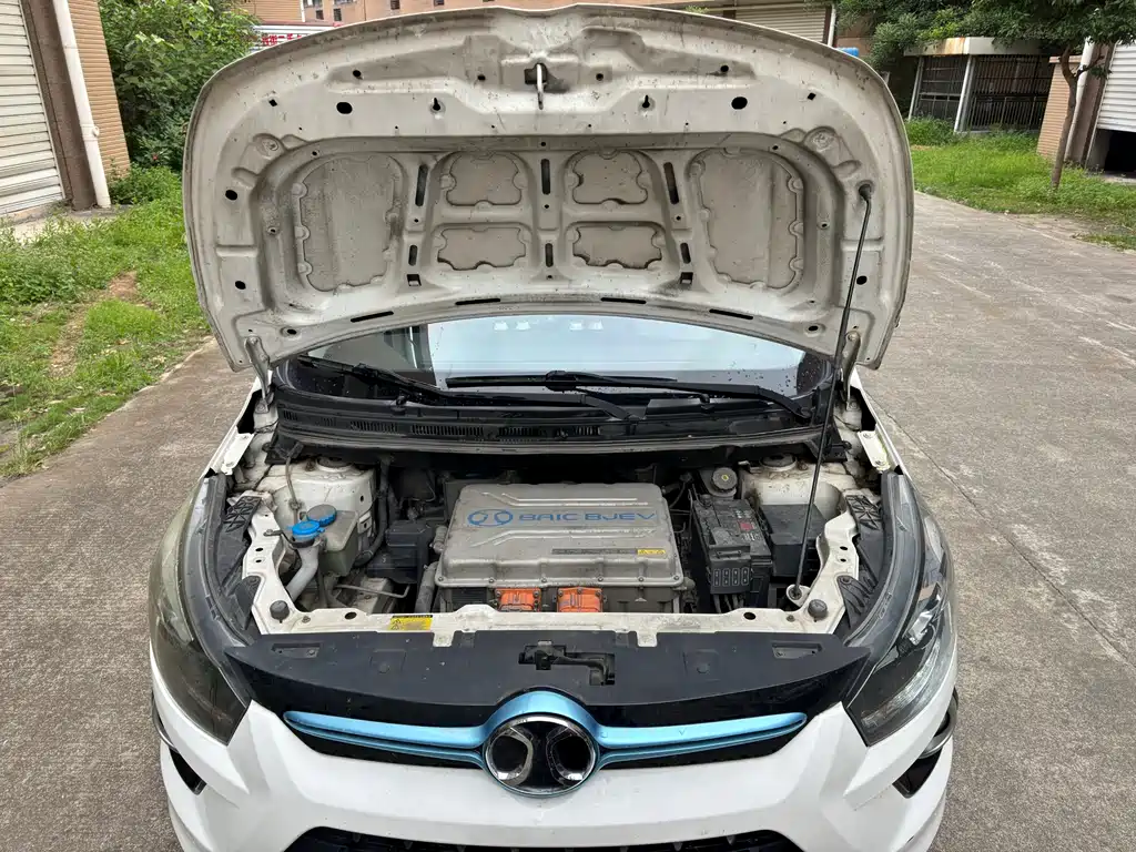 BAIC New Energy EX 2018 — фото 18