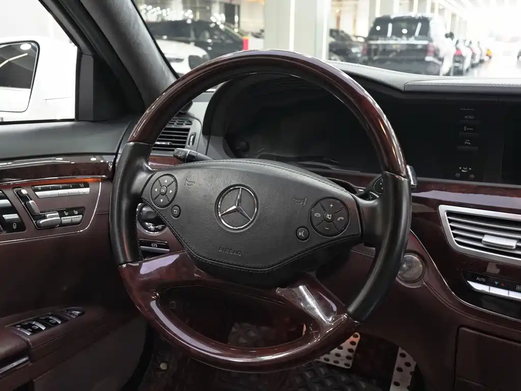 Mercedes-Benz G-Class 2016 — фото 20