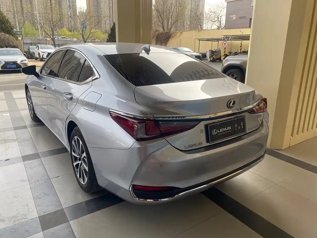 Lexus ES 2023 — фото 3