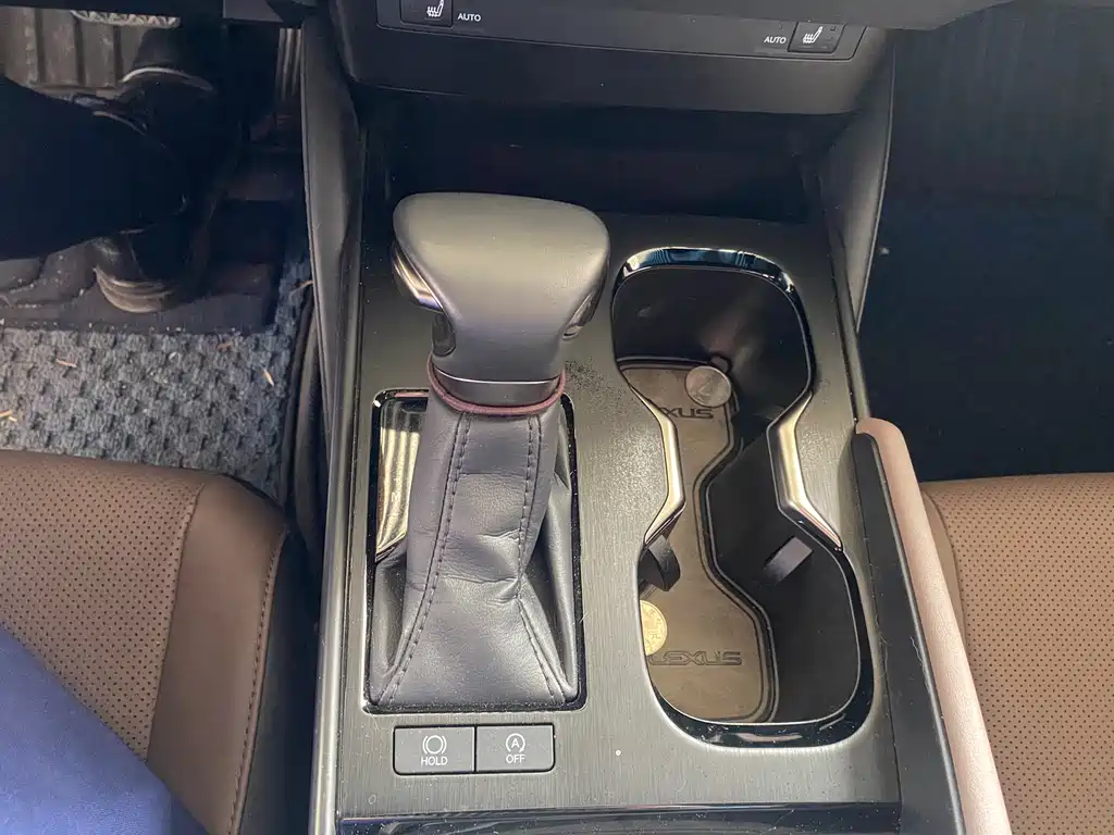 Lexus ES 2023 — фото 16