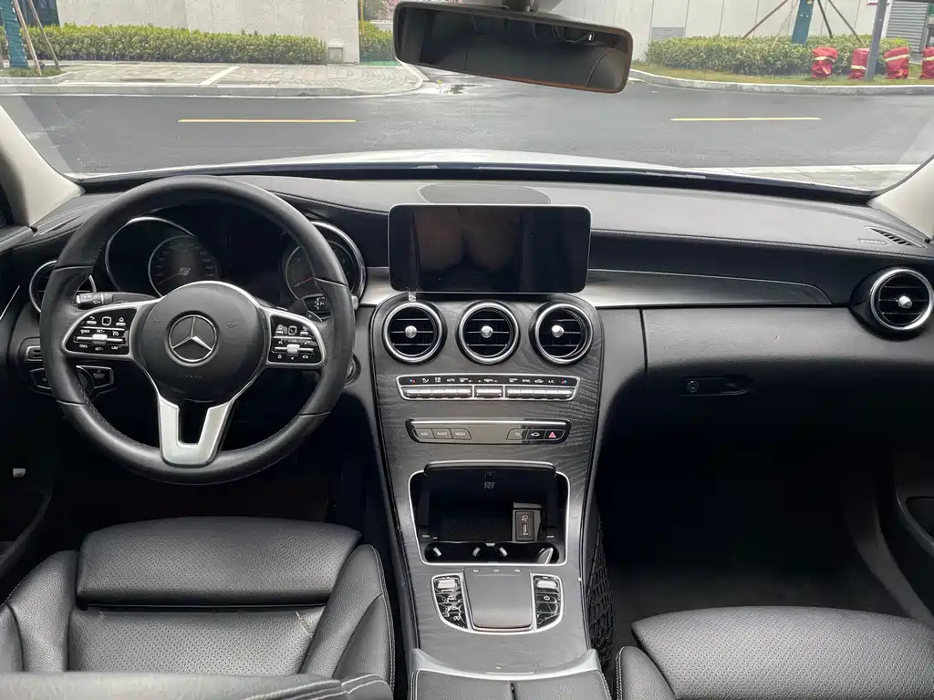 Mercedes-Benz C-Class 2019 — фото 17