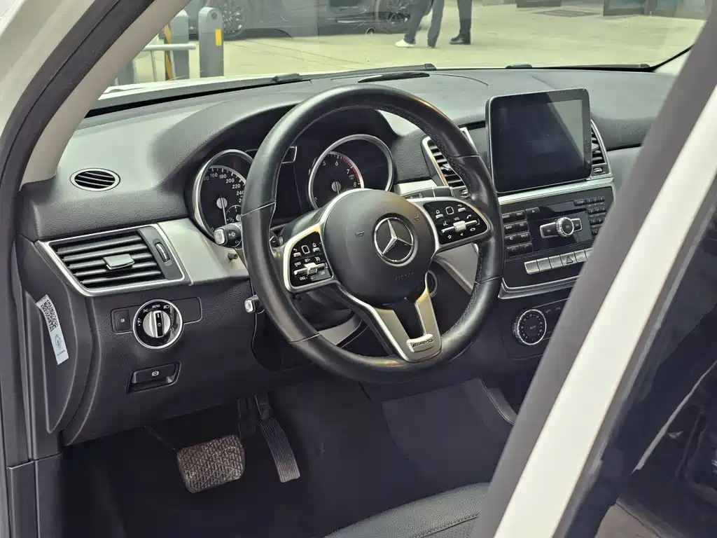 Mercedes-Benz M-Class 2015 — фото 12