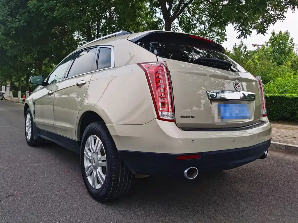 Cadillac SRX 2011 — фото 4