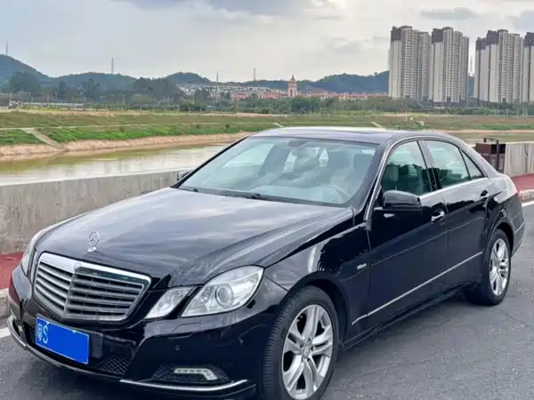 Mercedes-Benz E-Class 2010