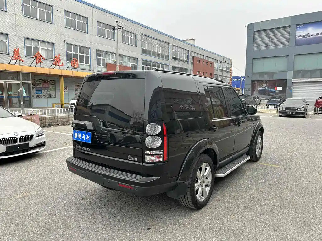 Land Rover Discovery 2015 — фото 14