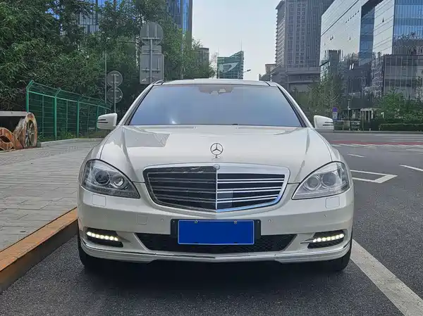 Mercedes-Benz S-Class 2012