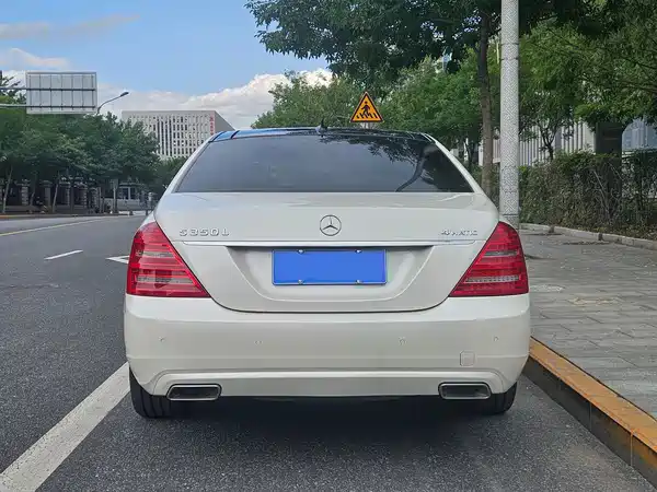 Mercedes-Benz S-Class 2012