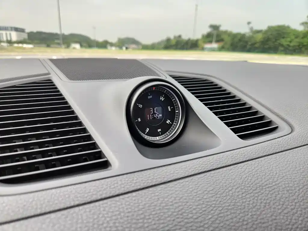 Porsche Cayenne 2020 — фото 10