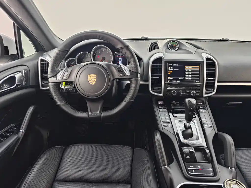 Porsche Cayenne 2015 — фото 21
