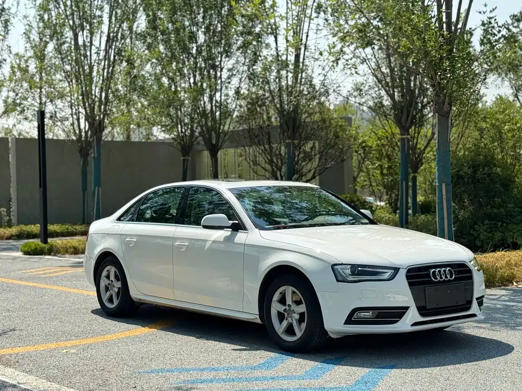 Audi A4L 2014 — фото 15