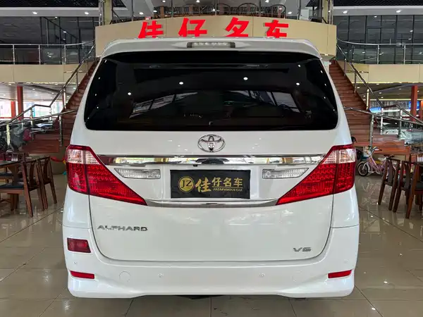 Toyota Alphard 2012
