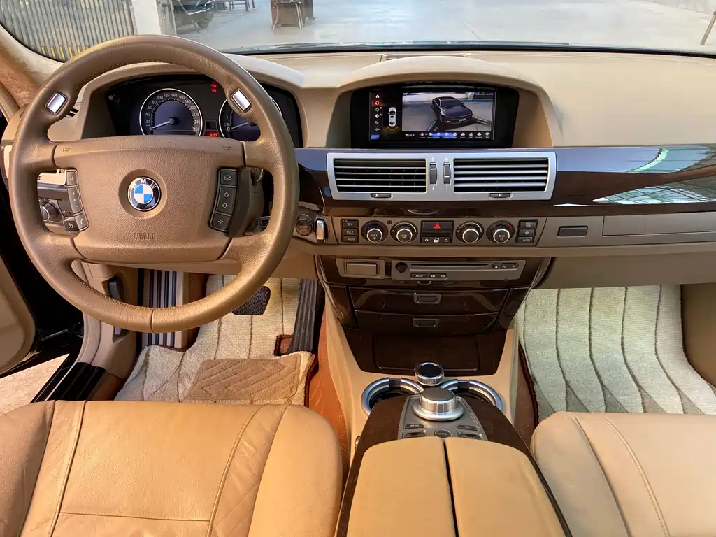BMW 7 Series 2009 — фото 16