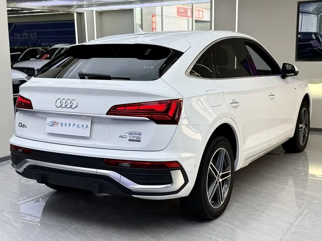 Audi Q5L Sportback 2023 — фото 10