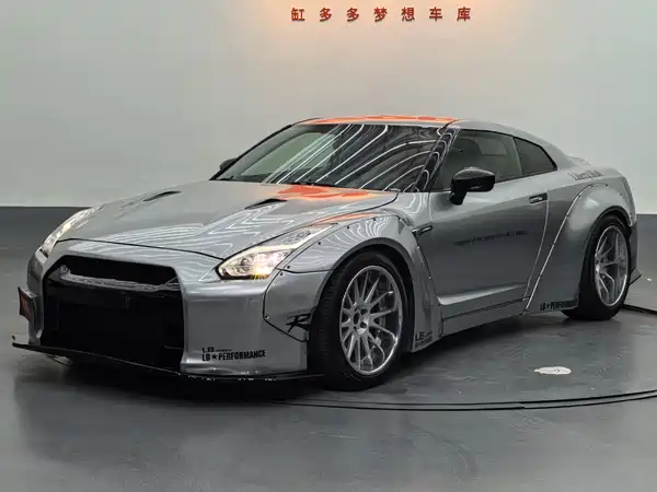 Nissan GT-R 2012