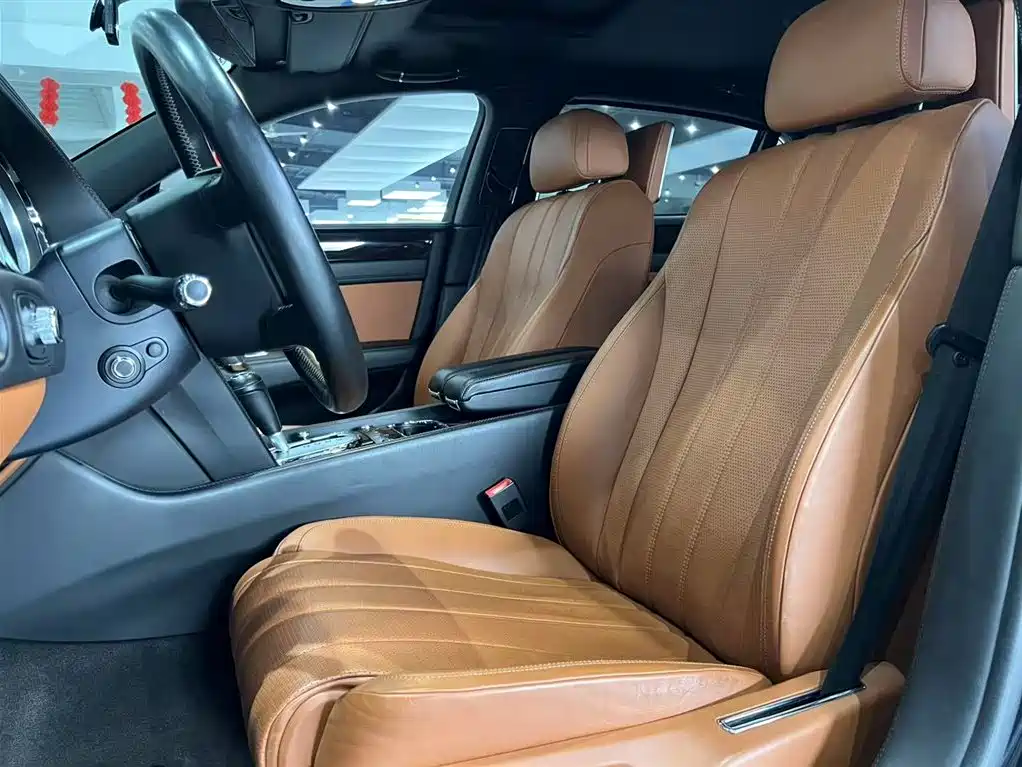 Bentley Flying Spur 2014 — фото 17